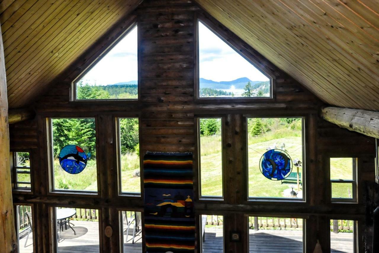 Log Home On Lopez-Spencer Spit Port Stanley Εξωτερικό φωτογραφία