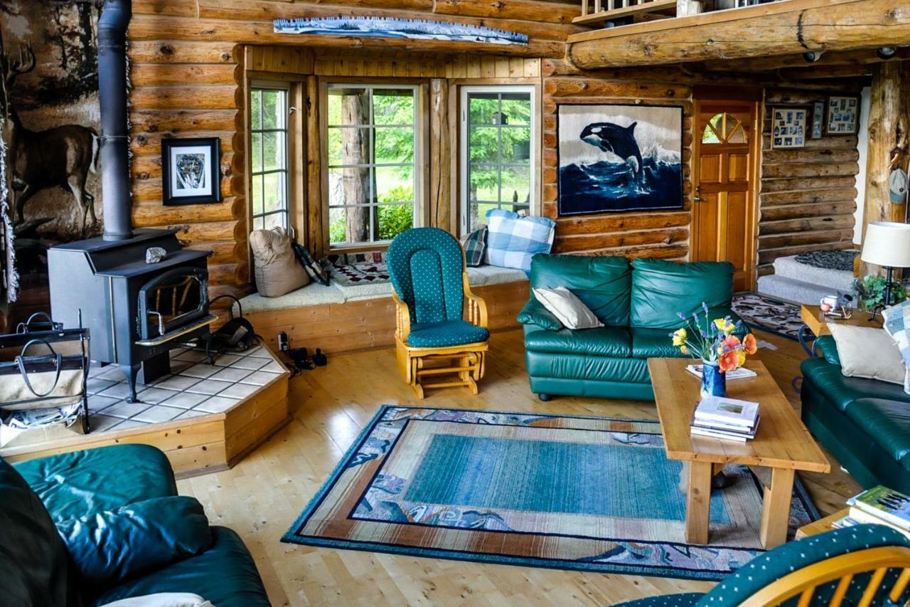 Log Home On Lopez-Spencer Spit Port Stanley Εξωτερικό φωτογραφία