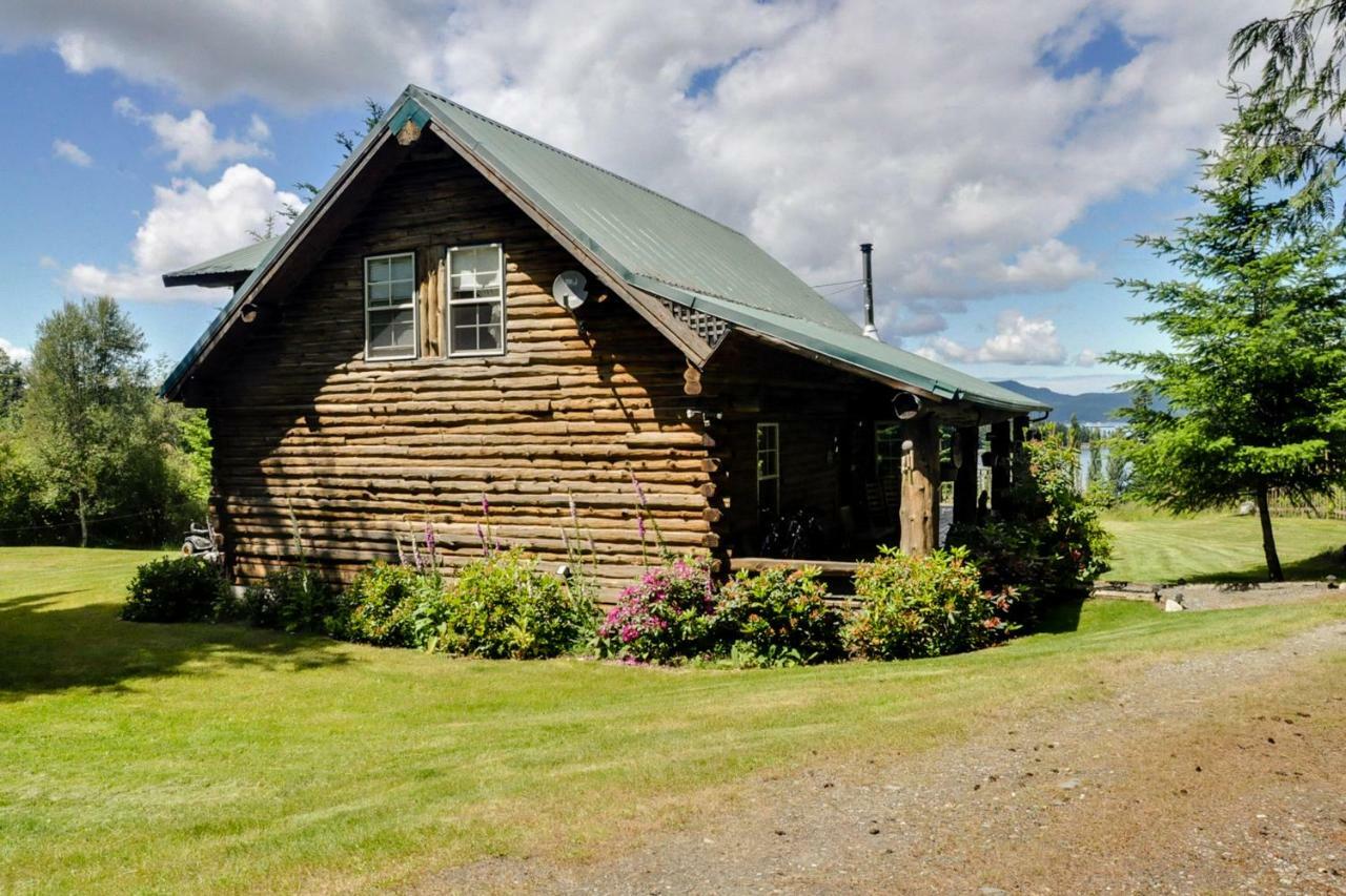 Log Home On Lopez-Spencer Spit Port Stanley Εξωτερικό φωτογραφία